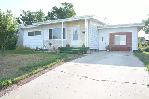 506 13th Ave W, Williston, ND 58801