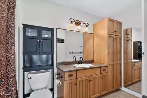 Bath - 1215 20th Ave E, Williston, ND 58801 photo 1 of 3