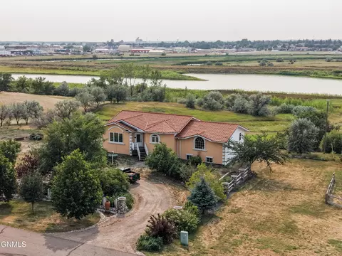 View/Area - 1215 20th Ave E, Williston, ND 58801 photo 1 of 6