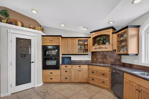 Kitchen - 1215 20th Ave E, Williston, ND 58801 photo 2 of 5