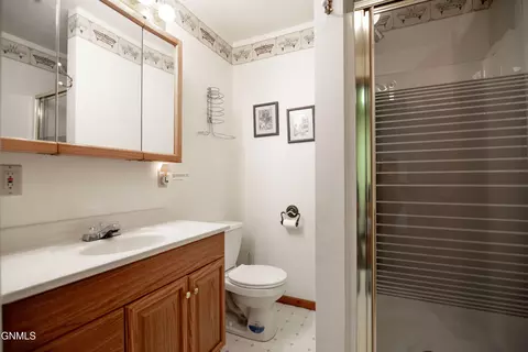 Bath - 3535 E River Rd S, Medora, ND 58645 photo 5 of 7