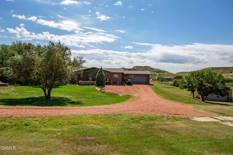 3535 E River Rd S, Medora, ND 58645