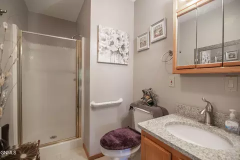 Bath - 3535 E River Rd S, Medora, ND 58645 photo 6 of 7
