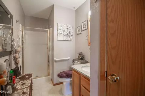 Bath - 3535 E River Rd S, Medora, ND 58645 photo 1 of 7