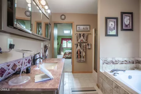 Bath - 3535 E River Rd S, Medora, ND 58645 photo 7 of 7