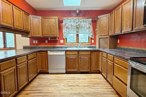 Kitchen - 2353 18th Cir W, Williston, ND 58801 photo 4 of 8
