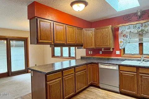 Kitchen - 2353 18th Cir W, Williston, ND 58801 photo 6 of 8