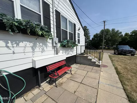 Exterior - 201 4th St NW, Beulah, ND 58523 photo 11 of 12