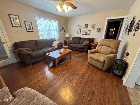 Living - 201 4th St NW, Beulah, ND 58523 photo 2 of 6