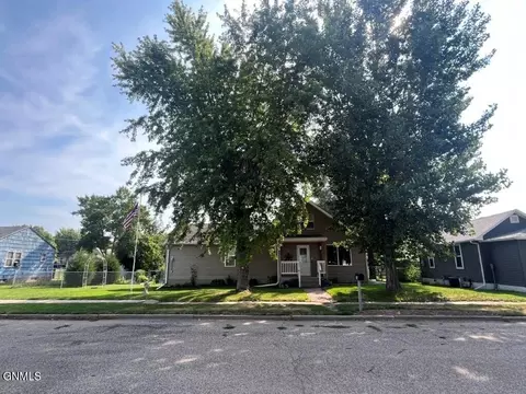 306 4th Ave W, Mobridge, SD 57601