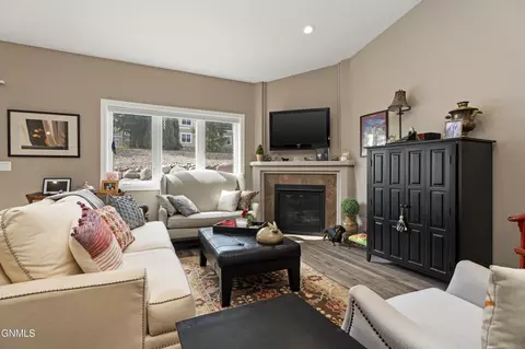 Living - 811 Bremner Ave, Bismarck, ND 58503 photo 2 of 2