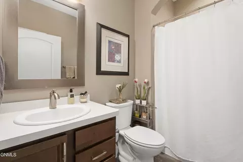 Bath - 811 Bremner Ave, Bismarck, ND 58503 photo 2 of 2