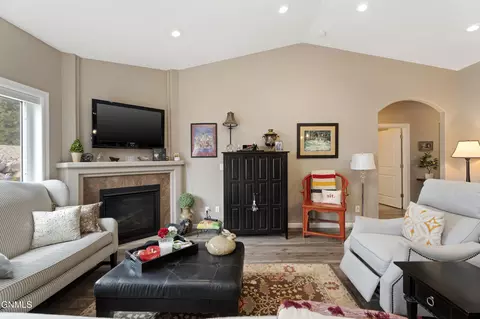 Living - 811 Bremner Ave, Bismarck, ND 58503 photo 1 of 2