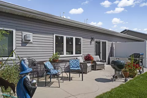Exterior - 811 Bremner Ave, Bismarck, ND 58503 photo 2 of 4