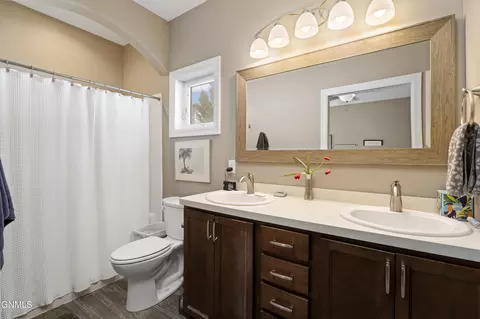 Bath - 811 Bremner Ave, Bismarck, ND 58503 photo 1 of 2