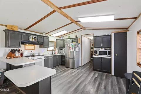 Kitchen - 13293 58th St NW, Williston, ND 58801 photo 1 of 3