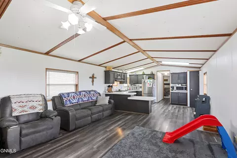 Living - 13293 58th St NW, Williston, ND 58801 photo 1 of 2