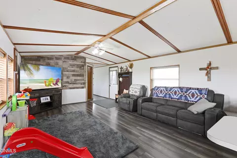 Living - 13293 58th St NW, Williston, ND 58801 photo 2 of 2
