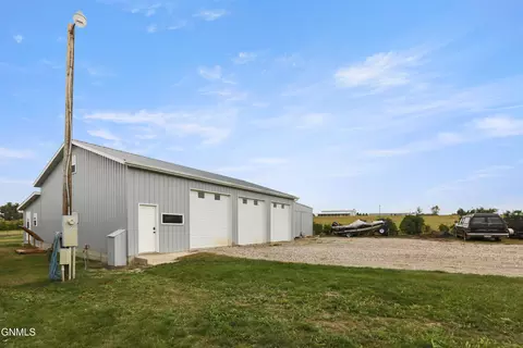 Exterior - 13293 58th St NW, Williston, ND 58801 photo 2 of 5