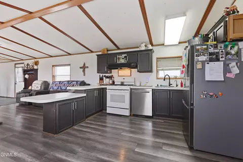 Kitchen - 13293 58th St NW, Williston, ND 58801 photo 2 of 3