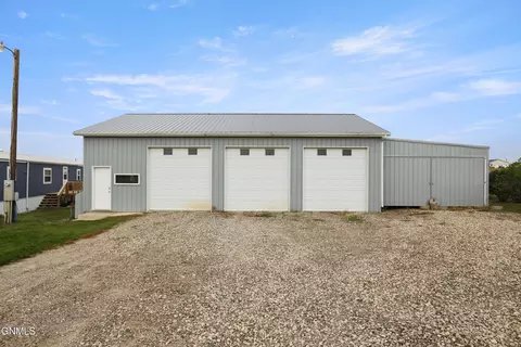 Exterior - 13293 58th St NW, Williston, ND 58801 photo 1 of 5