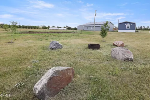 Exterior - 13293 58th St NW, Williston, ND 58801 photo 3 of 5