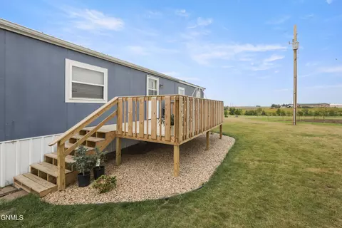 Exterior - 13293 58th St NW, Williston, ND 58801 photo 5 of 5
