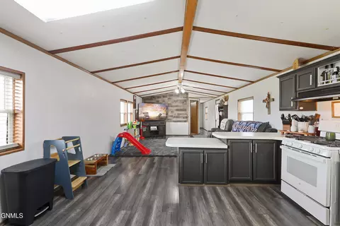 Entry Way - 13293 58th St NW, Williston, ND 58801 photo 1 of 1