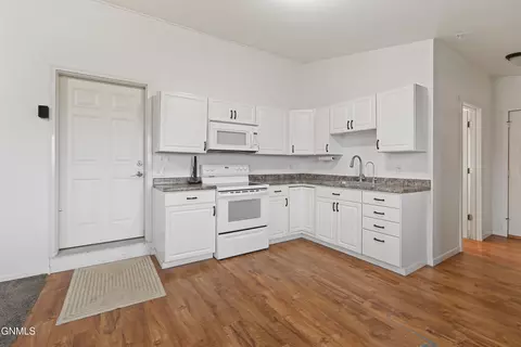 Kitchen - 13293 58th St NW, Williston, ND 58801 photo 3 of 3