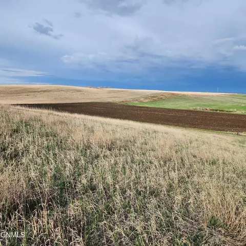 13756 60th St NW, Williston, ND 58801 photo 11