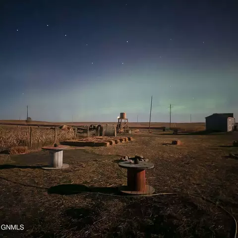 13756 60th St NW, Williston, ND 58801 photo 25