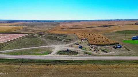 13756 60th St NW, Williston, ND 58801 photo 3