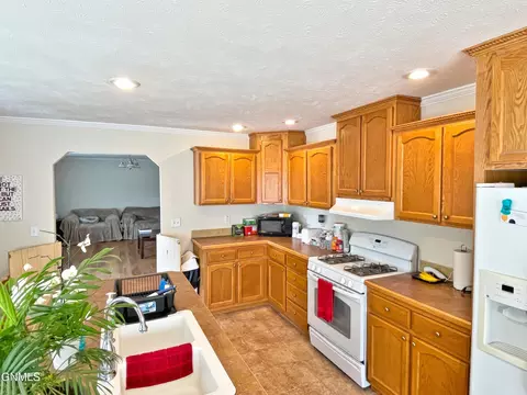 Kitchen - 3801 21st Ave W, Williston, ND 58801 photo 1 of 7