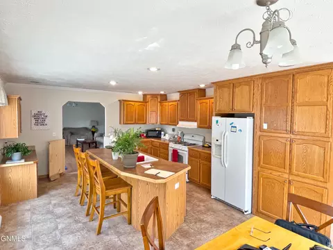 Kitchen - 3801 21st Ave W, Williston, ND 58801 photo 3 of 7