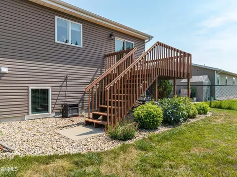 Exterior - 3310 Doubleday Dr, Bismarck, ND 58503 photo 8 of 8