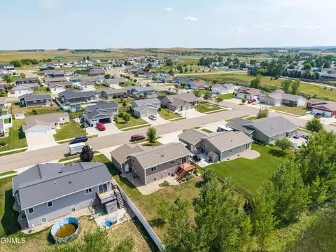 View/Area - 3310 Doubleday Dr, Bismarck, ND 58503 photo 9 of 12