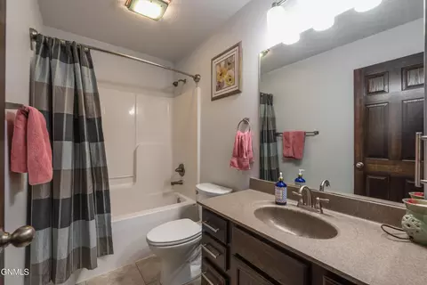 Bath - 3310 Doubleday Dr, Bismarck, ND 58503 photo 3 of 4
