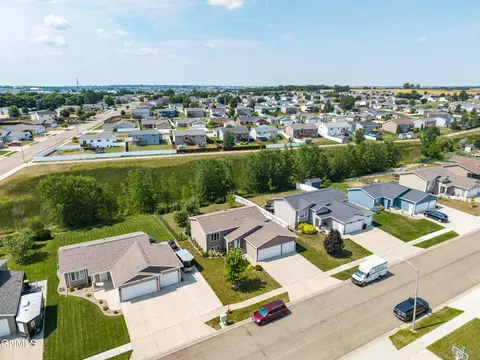 View/Area - 3310 Doubleday Dr, Bismarck, ND 58503 photo 5 of 12