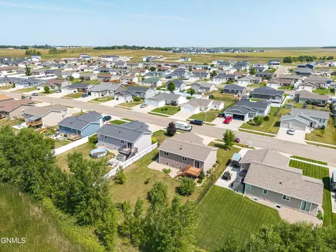 View/Area - 3310 Doubleday Dr, Bismarck, ND 58503 photo 10 of 12