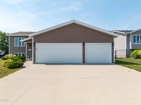 Exterior - 3310 Doubleday Dr, Bismarck, ND 58503 photo 2 of 8