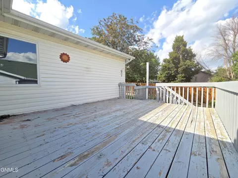 Exterior - 822 Interstate Ave W, Bismarck, ND 58503 photo 8 of 11