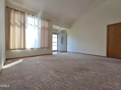 Living - 822 Interstate Ave W, Bismarck, ND 58503 photo 1 of 8