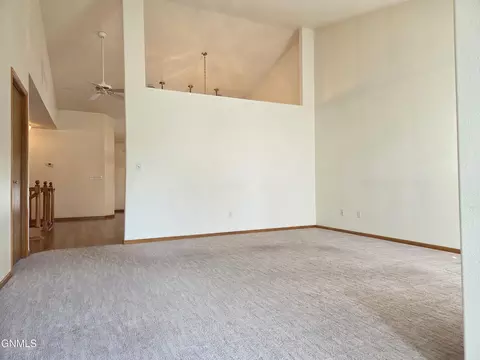 Living - 822 Interstate Ave W, Bismarck, ND 58503 photo 4 of 8