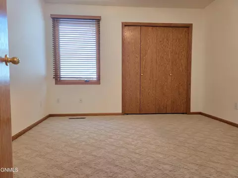 Bedroom - 822 Interstate Ave W, Bismarck, ND 58503 photo 1 of 8