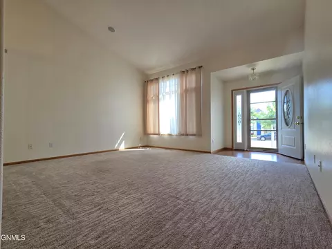 Living - 822 Interstate Ave W, Bismarck, ND 58503 photo 2 of 8