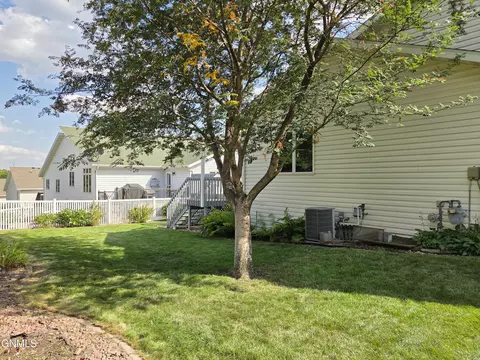 Exterior - 822 Interstate Ave W, Bismarck, ND 58503 photo 10 of 11