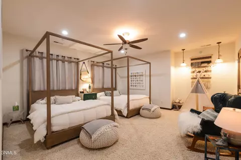 Bedroom - 4008 Beachfront Pl SE, Mandan, ND 58554 photo 3 of 3