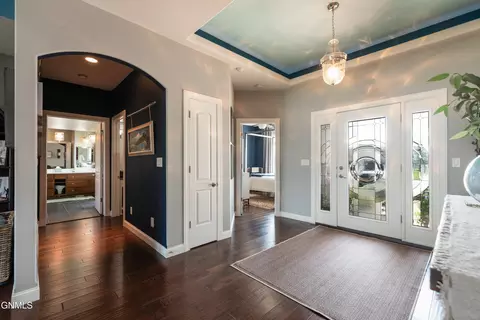 Entry Way - 4008 Beachfront Pl SE, Mandan, ND 58554 photo 2 of 7