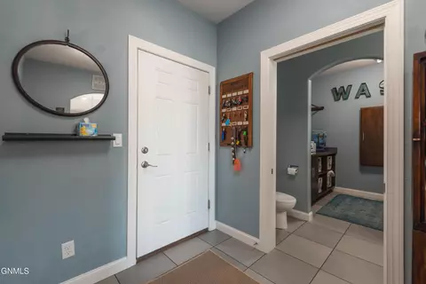 Entry Way - 4008 Beachfront Pl SE, Mandan, ND 58554 photo 5 of 7