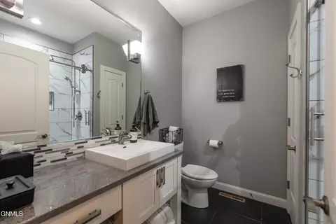 Bath - 4008 Beachfront Pl SE, Mandan, ND 58554 photo 1 of 6